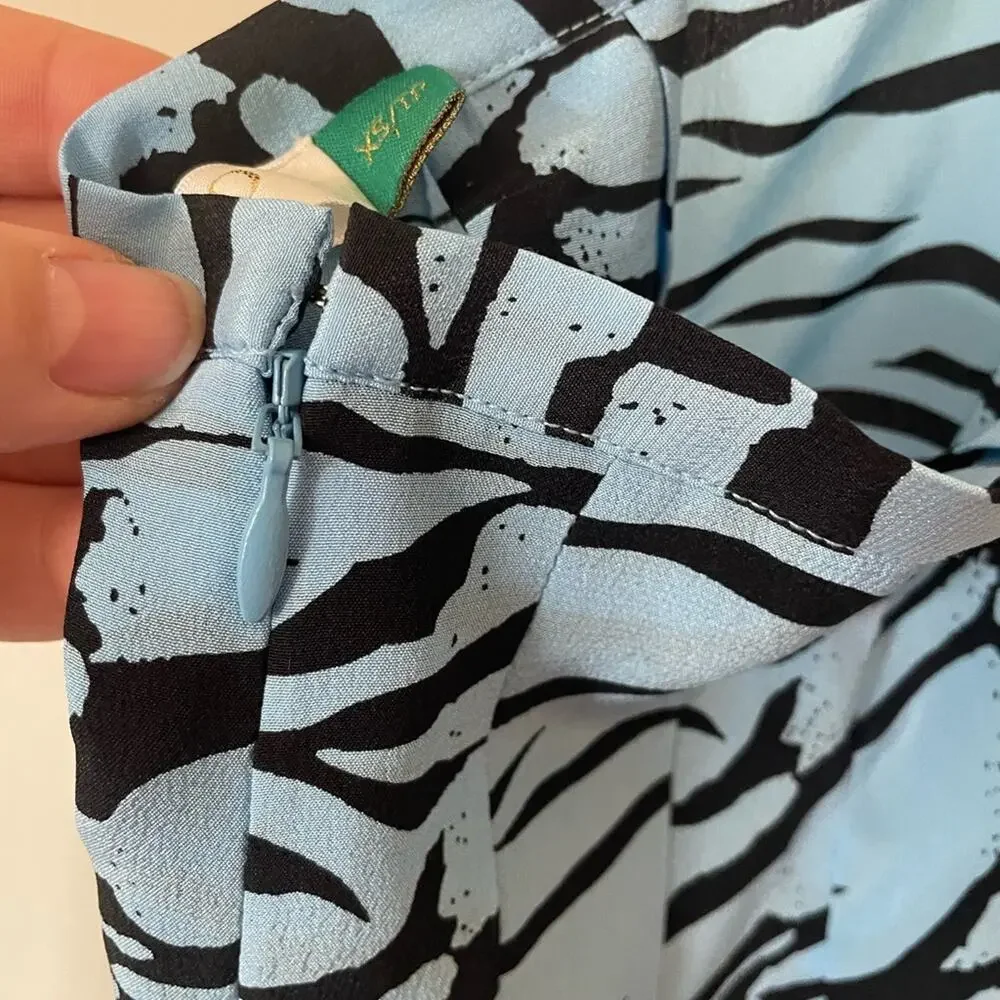 Rixo Georgia Silk Midi Skirt Size X-Small Blue Animal Print Pleated Lightweight - Picture 5 of 6